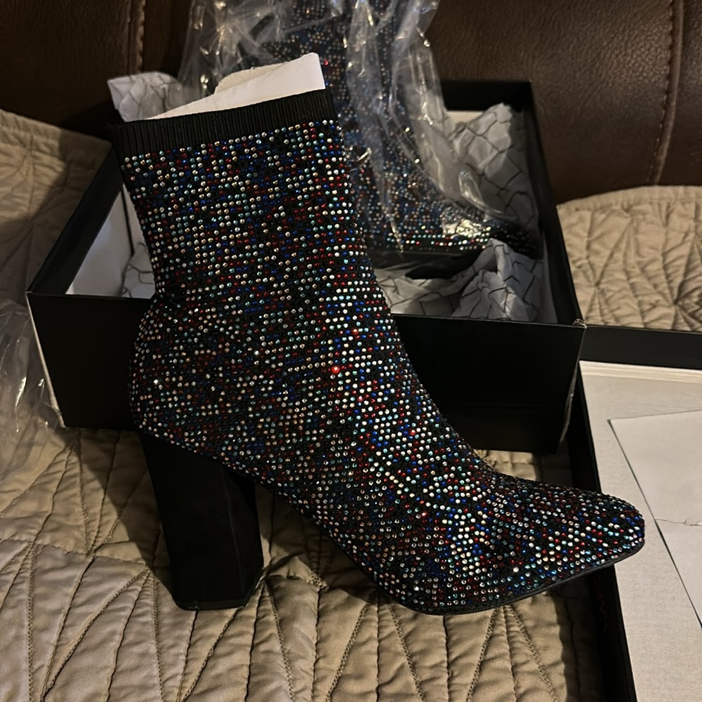 Multi Color Pull on Booties - Picture 3 of 5